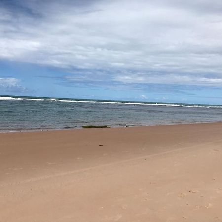 Flat Guarajuba Beira da Praia pé na areia Exterior foto
